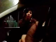 ブラウンは歯ブラシで車を運転しながら自慰行為をします アダルト 動画 イケメン